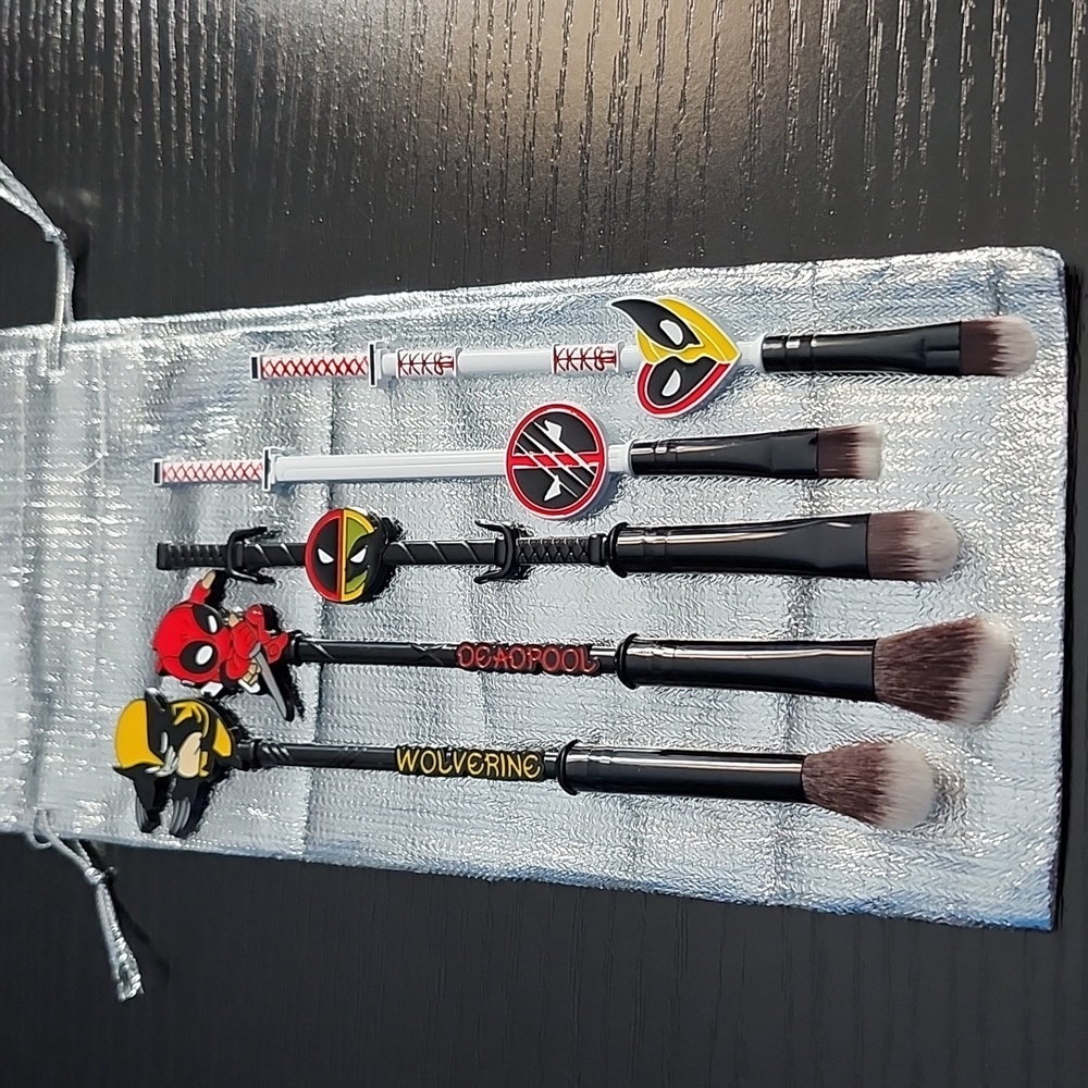 Marvel Deadpool x Wolverine Makeup Brush Set